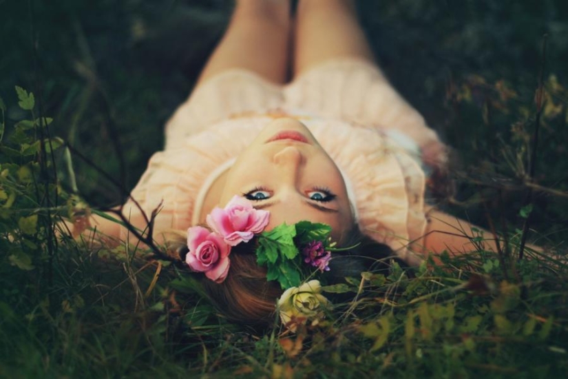 20 adorable girls with flower wreaths