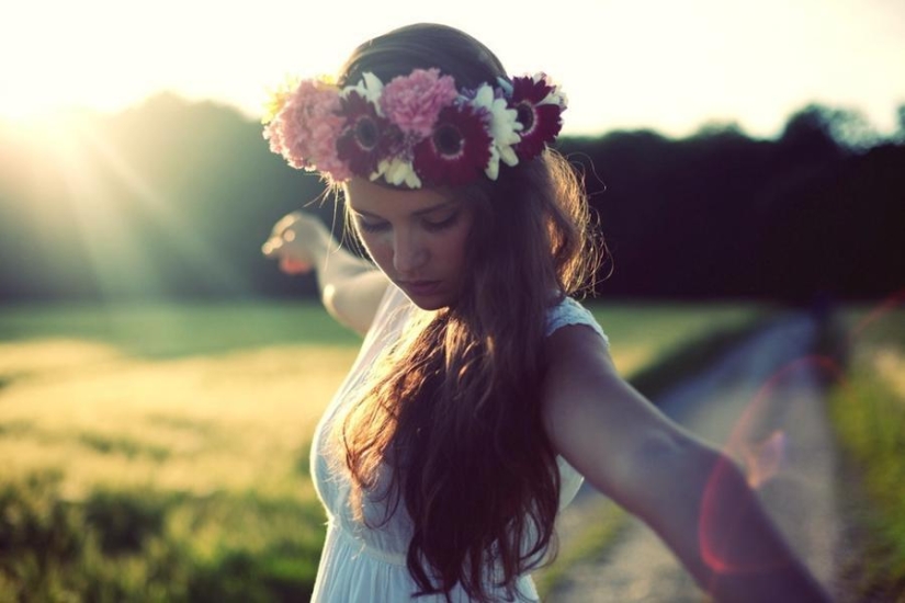 20 adorable girls with flower wreaths