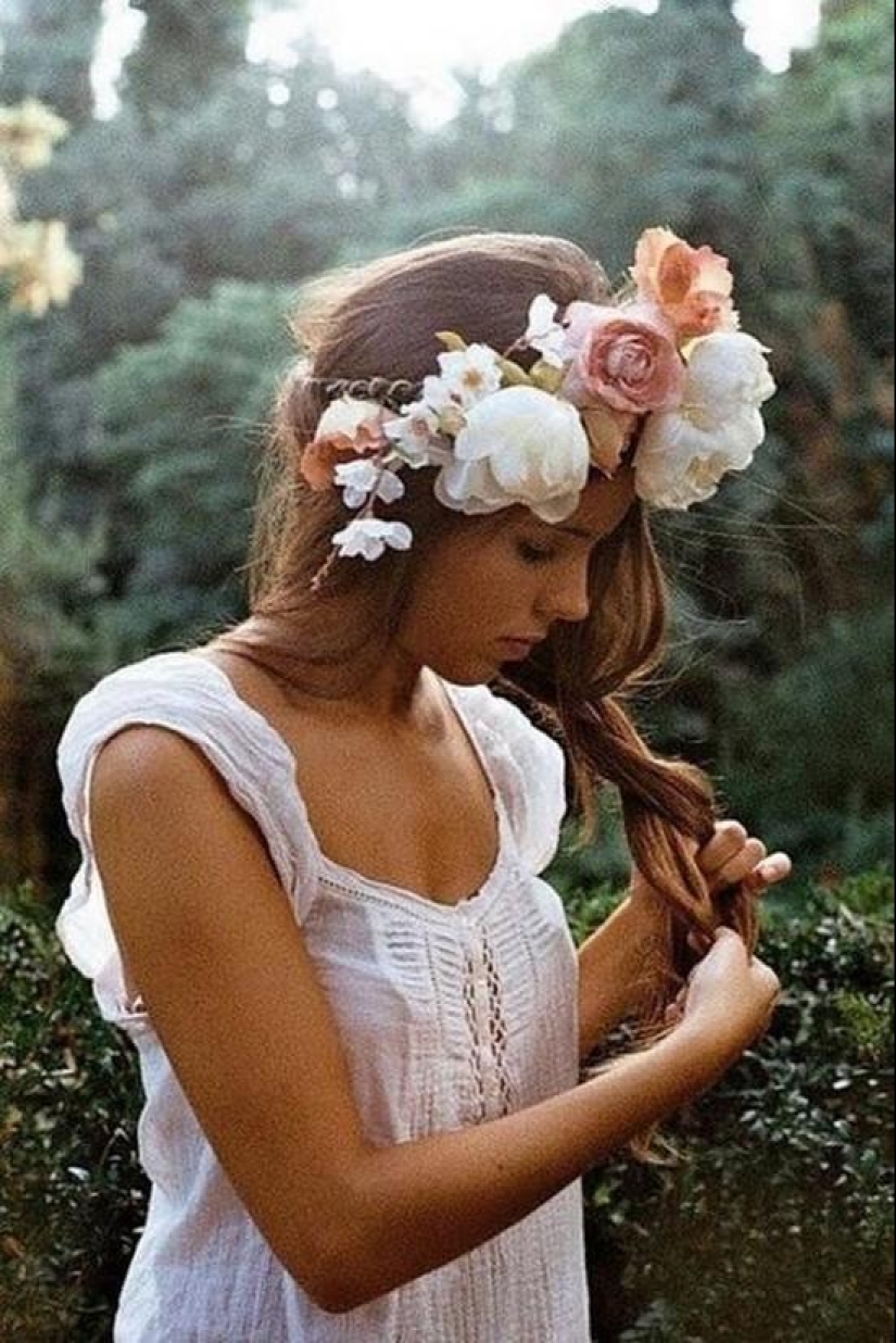 20 adorable girls with flower wreaths