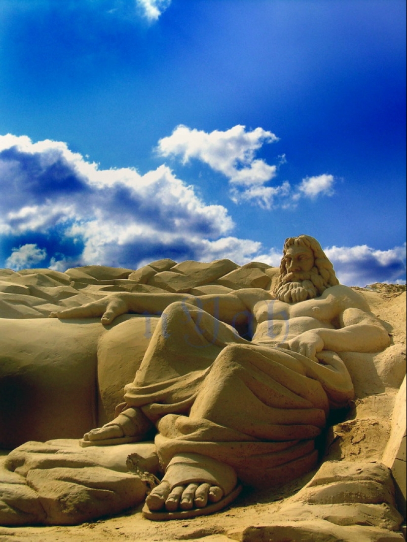 20 amazing sand sculptures