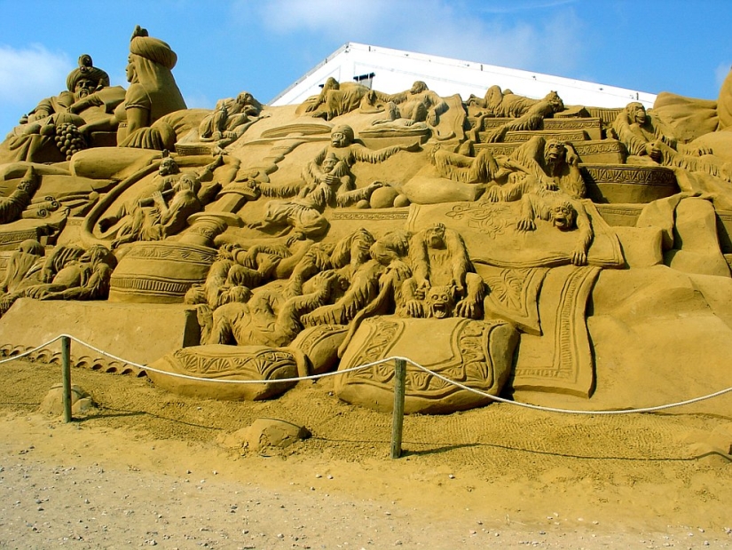 20 amazing sand sculptures