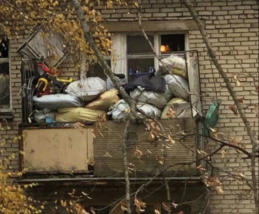 20 balcones que pueden decir mucho sobre cucarachas en la cabeza de sus dueños