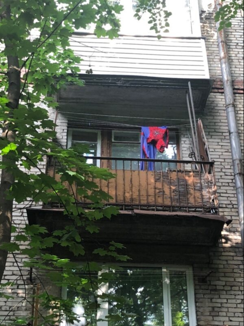 20 balcones que pueden decir mucho sobre cucarachas en la cabeza de sus dueños