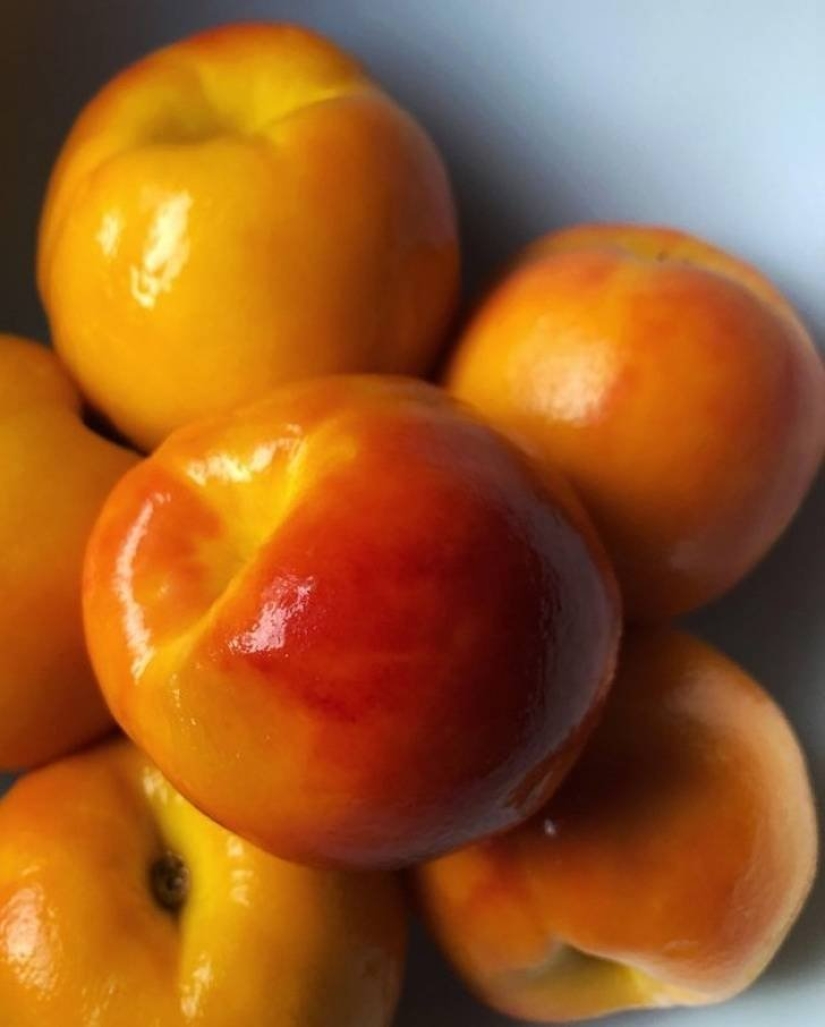 20 delicious examples of how to look "naked" fruit