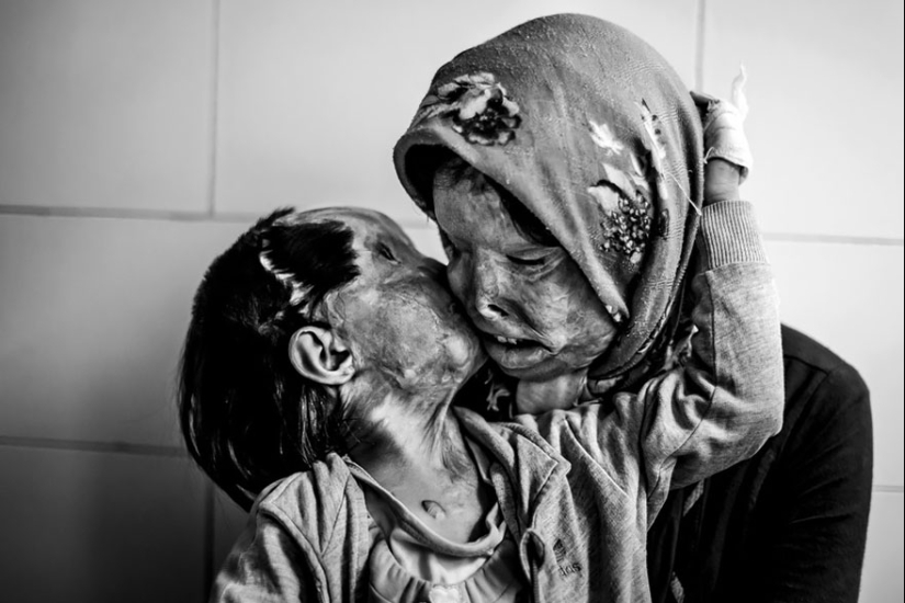 20 dramatic images of what it is to be human