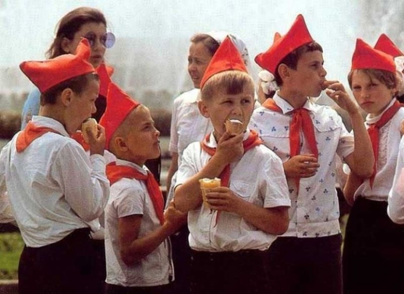 20 happy photos from Soviet childhood