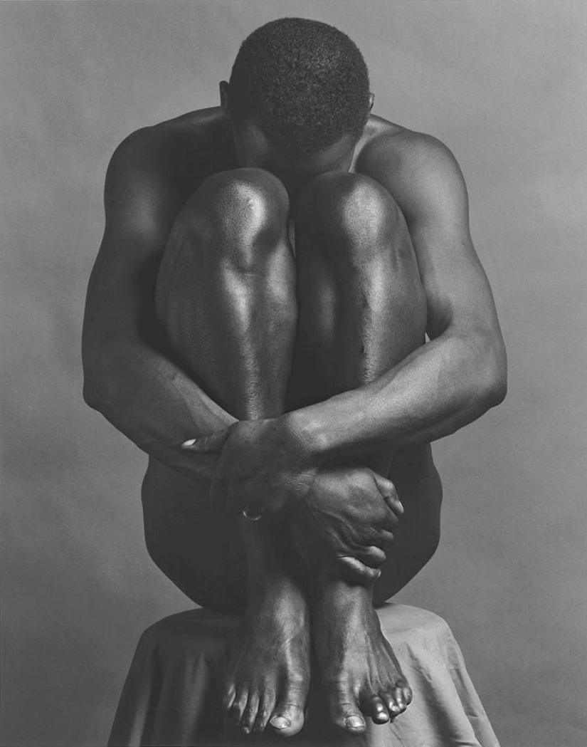 20 iconic photographs by Robert Mapplethorpe