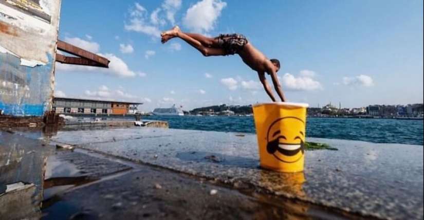 20 New Entertaining Street Photographs By Serkan Tekin Prove That Timing Is Everything