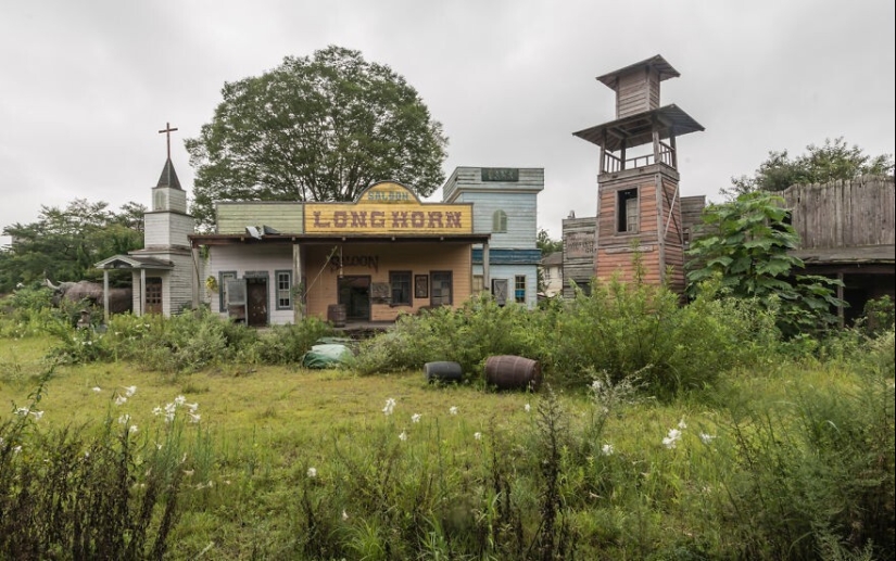 20 photos of incredibly beautiful abandoned places in Japan