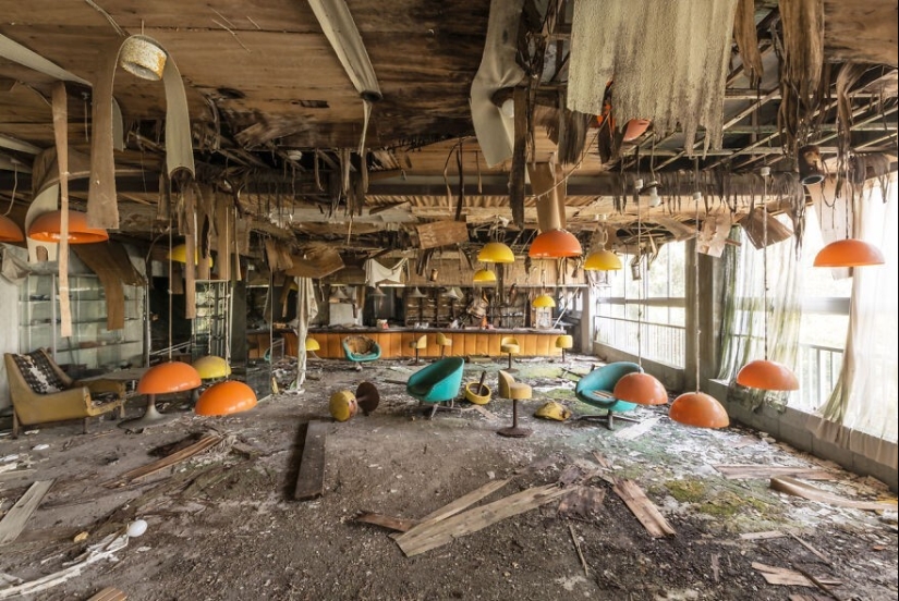 20 photos of incredibly beautiful abandoned places in Japan