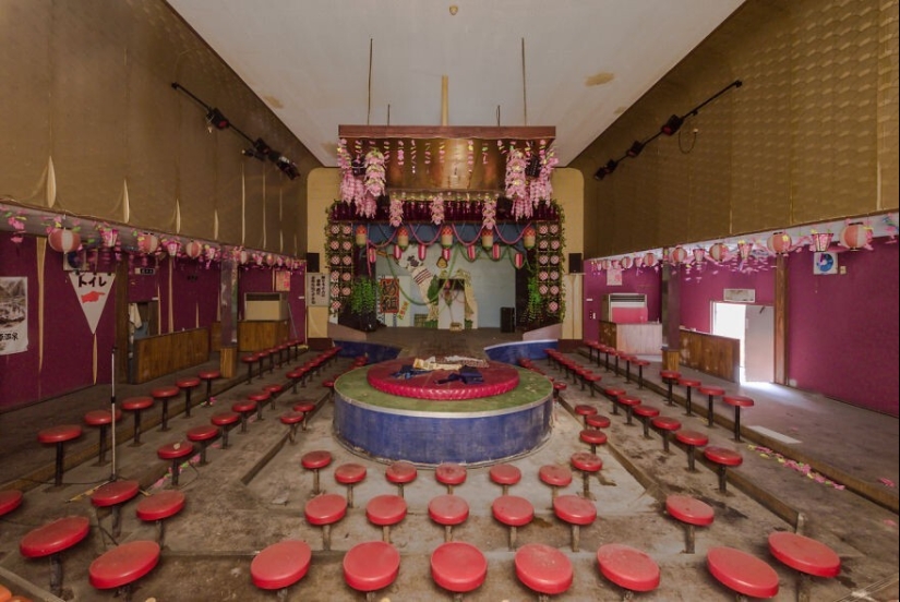 20 photos of incredibly beautiful abandoned places in Japan