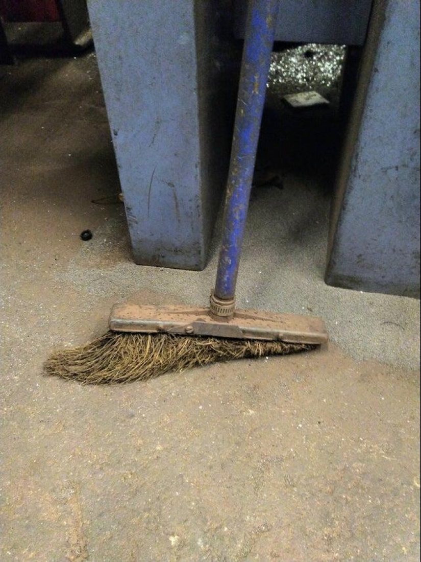 20+ pictures of the worn out things that prove that everything in this world has its time