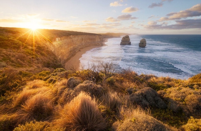 20 picturesque places of different countries in the rays of the rising sun