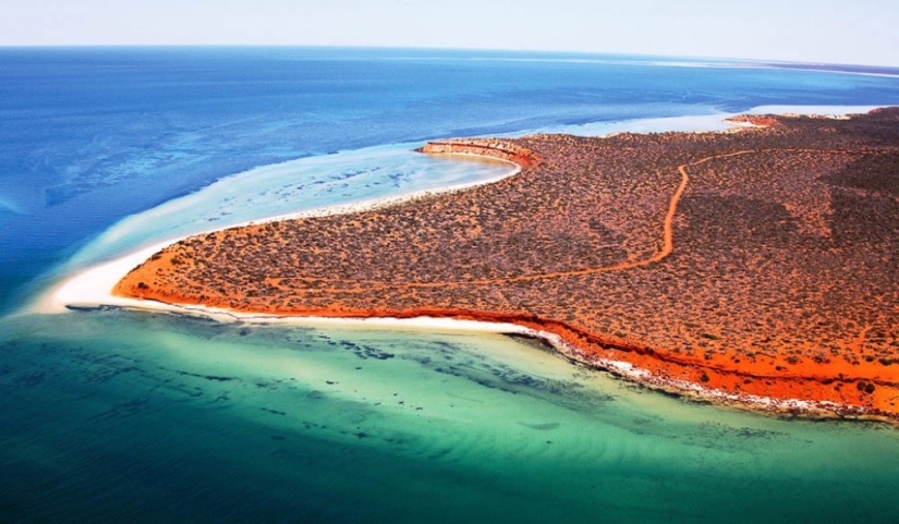 20 places on the planet where nature has spared no colors