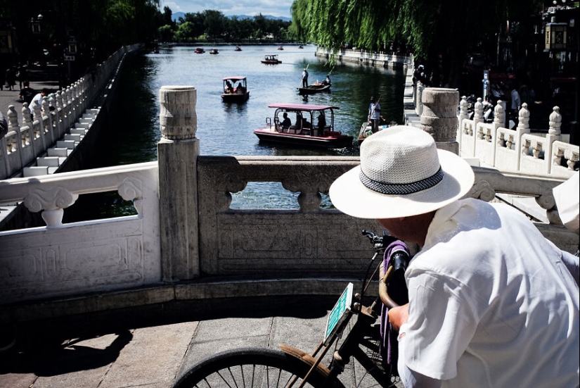 20 Stunning Moments In Beijing Captured By Photographer Chris Yan