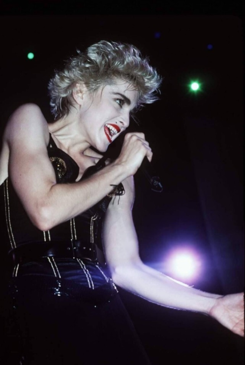 20 stunning stage images of Madonna from the 80s