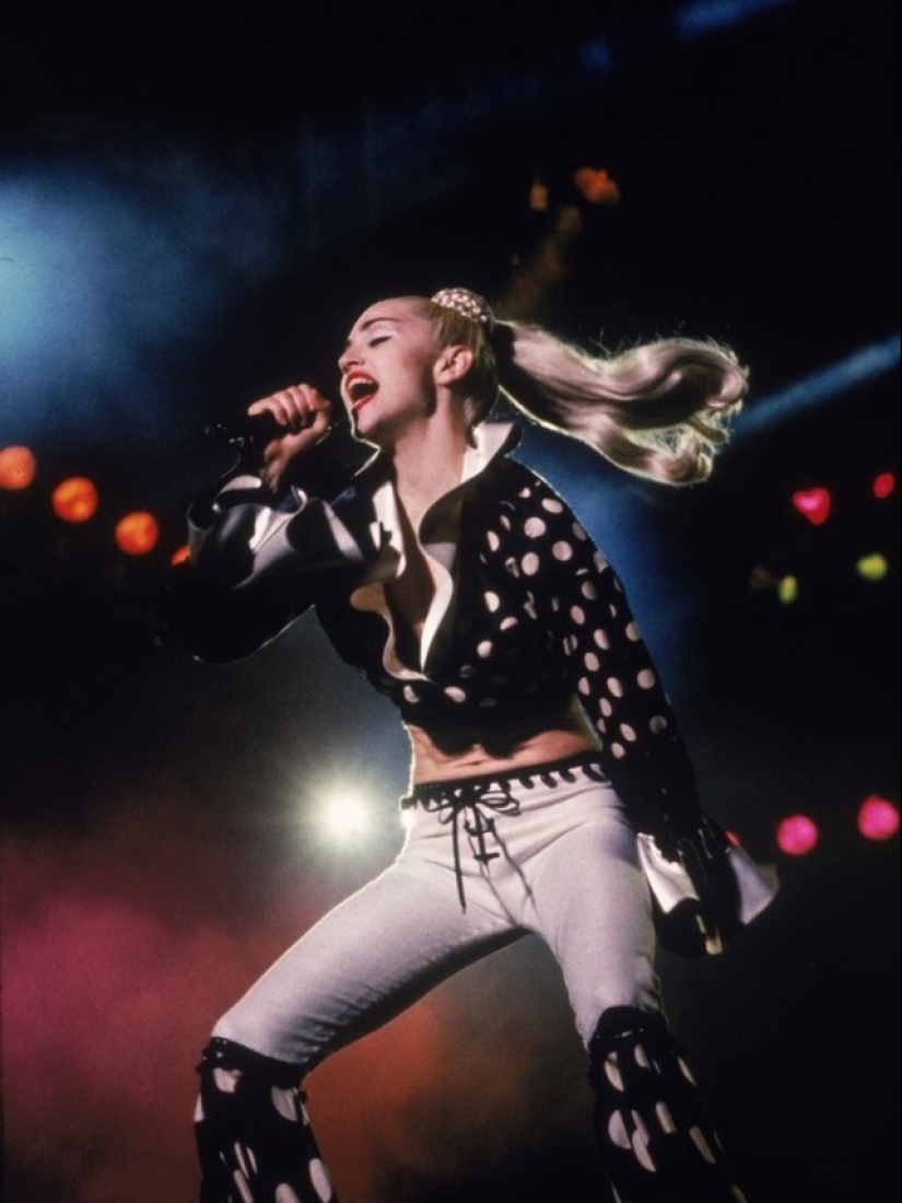 20 stunning stage images of Madonna from the 80s