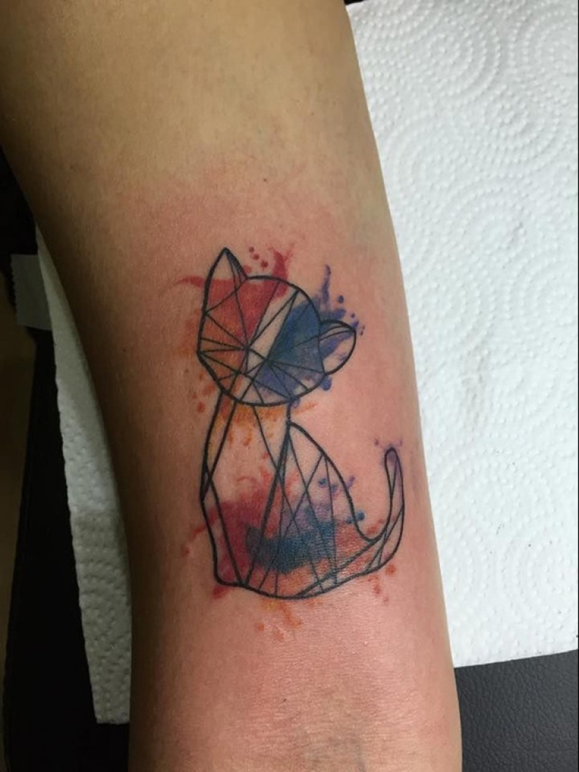 20 tatuajes minimalistas para amantes de los gatos