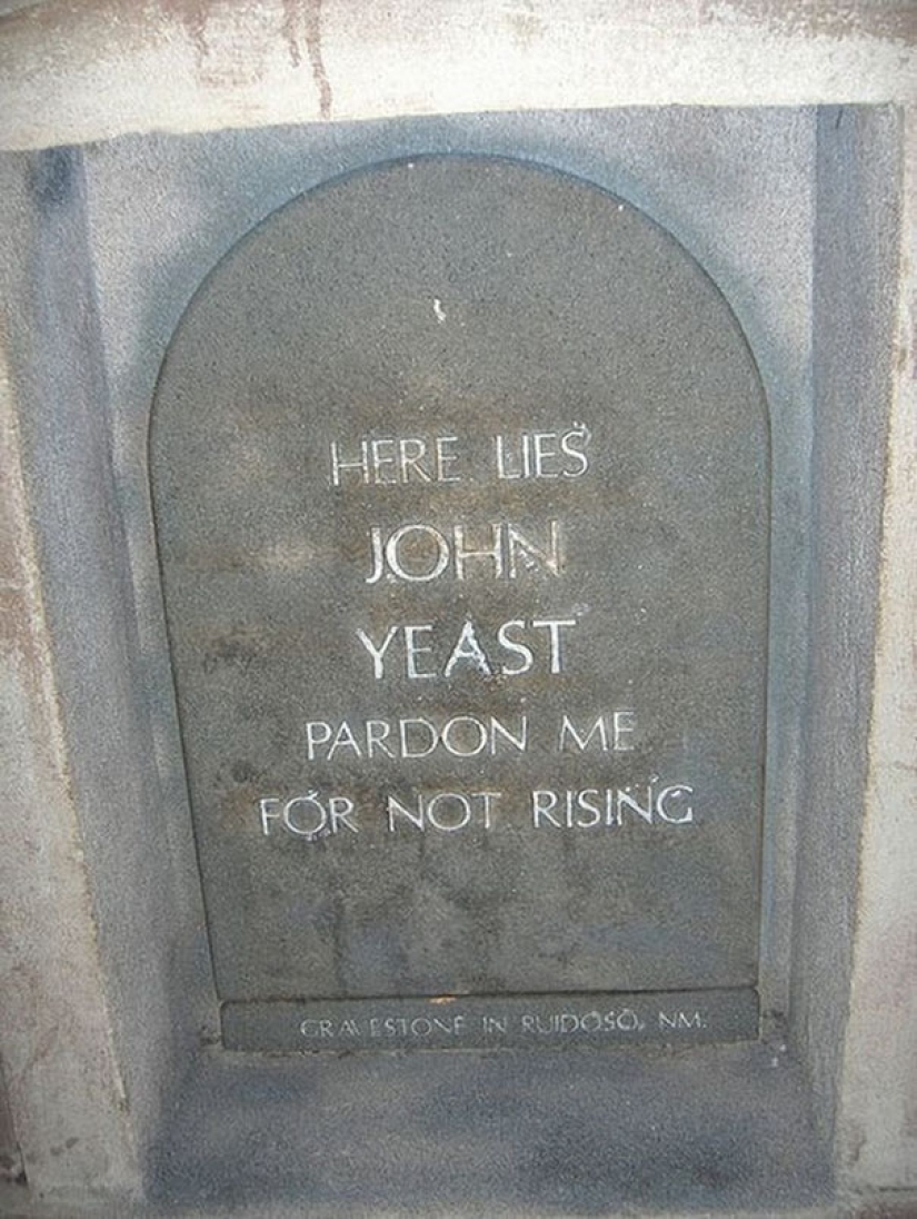 20 ways to stay in history by coming up with an original signature for a tombstone