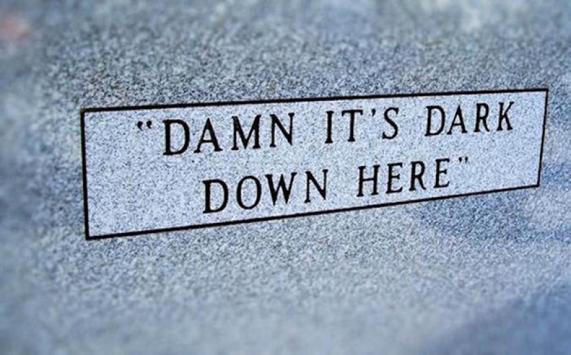 20 ways to stay in history by coming up with an original signature for a tombstone