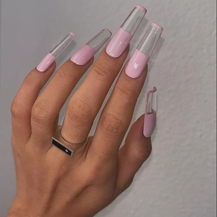 21 ideas de uñas de ataúd coloridas para tu próxima manicura maximalista