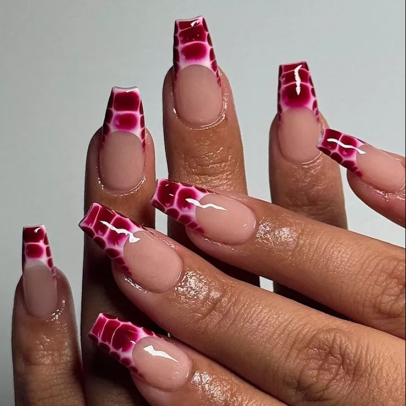 21 ideas de uñas de ataúd coloridas para tu próxima manicura maximalista