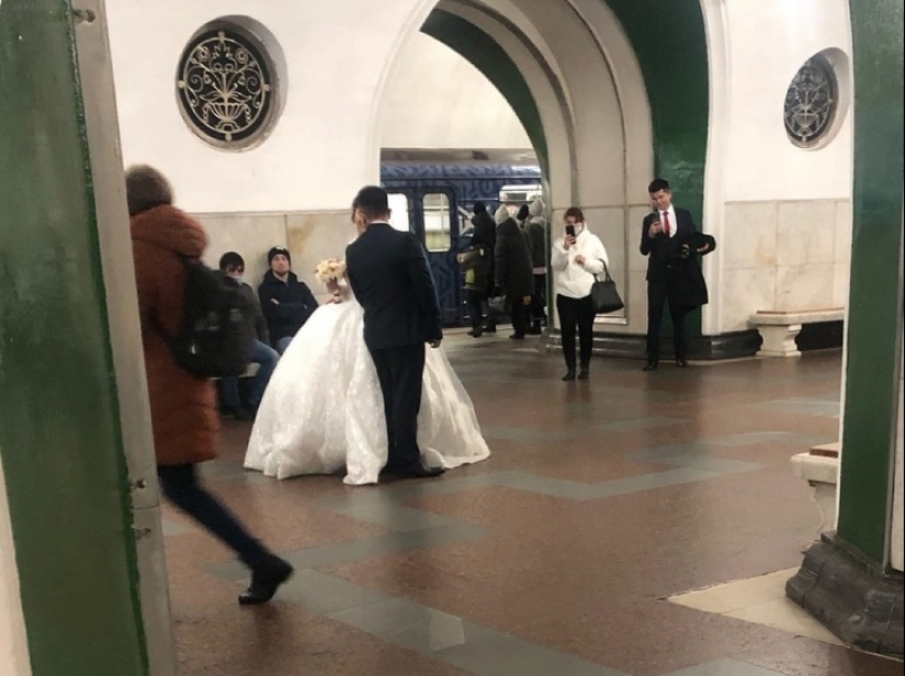 22 fashionistas del metro doméstico, cuya indiferencia solo puede ser envidiada