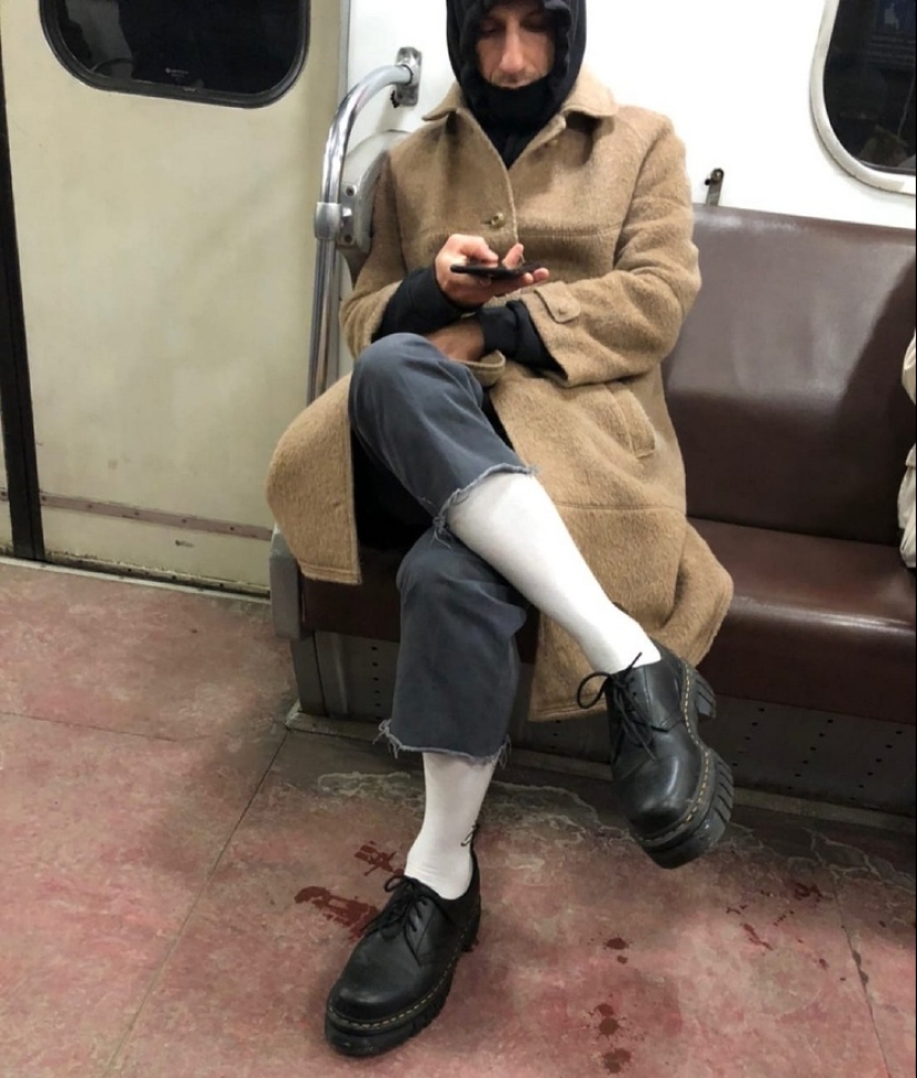 22 fashionistas from the domestic metro, whose indifference can only be envied