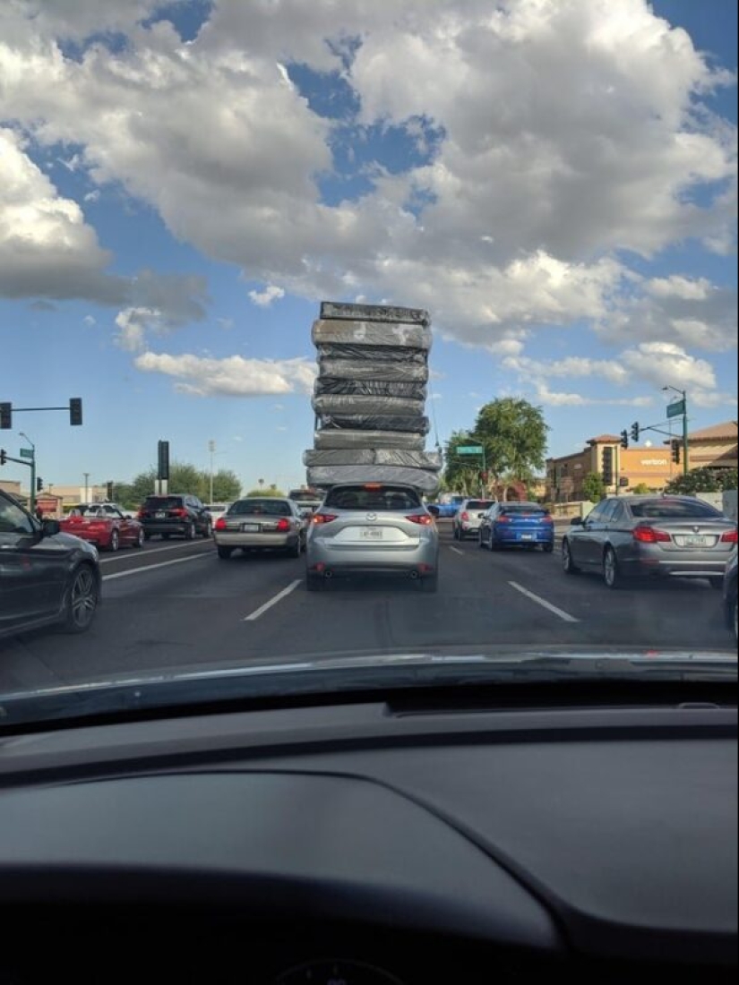 22 formas controvertidas de transporte por carretera o cómo no transportar carga