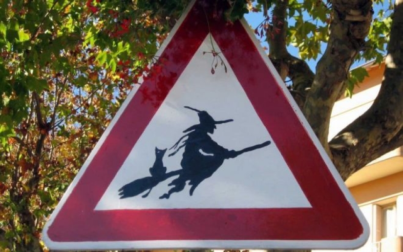 22 funny and strange road signs that will cheer you up