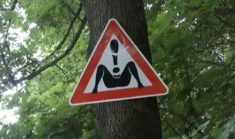 22 funny and strange road signs that will cheer you up