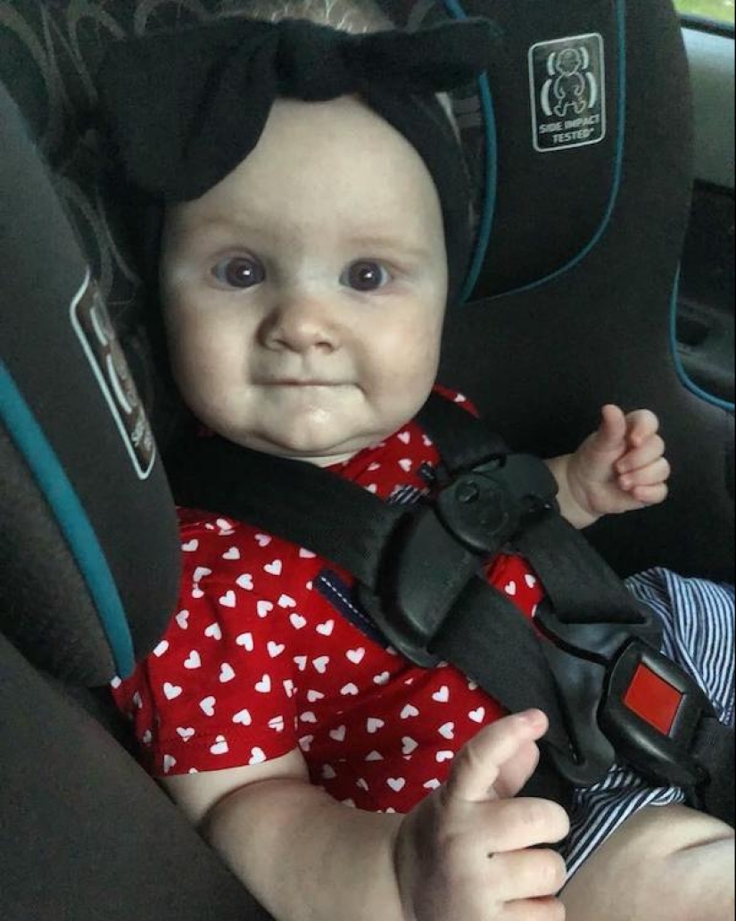 22 funny photos of babies with strikingly adult faces