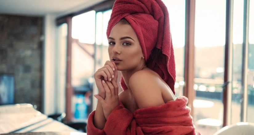 22 hot girls in towels and bathrobes