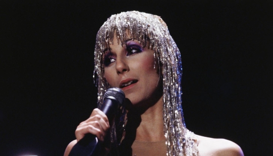 22 magníficas fotos vintage de Cher de los años 80