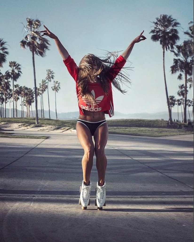 22 photos of girls on roller skates that will make you go wild