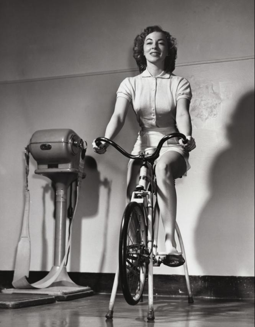 22 retro photos - what the fitness of the early 20th century looked like