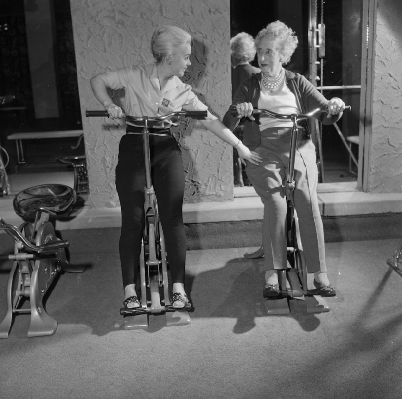 22 retro photos - what the fitness of the early 20th century looked like