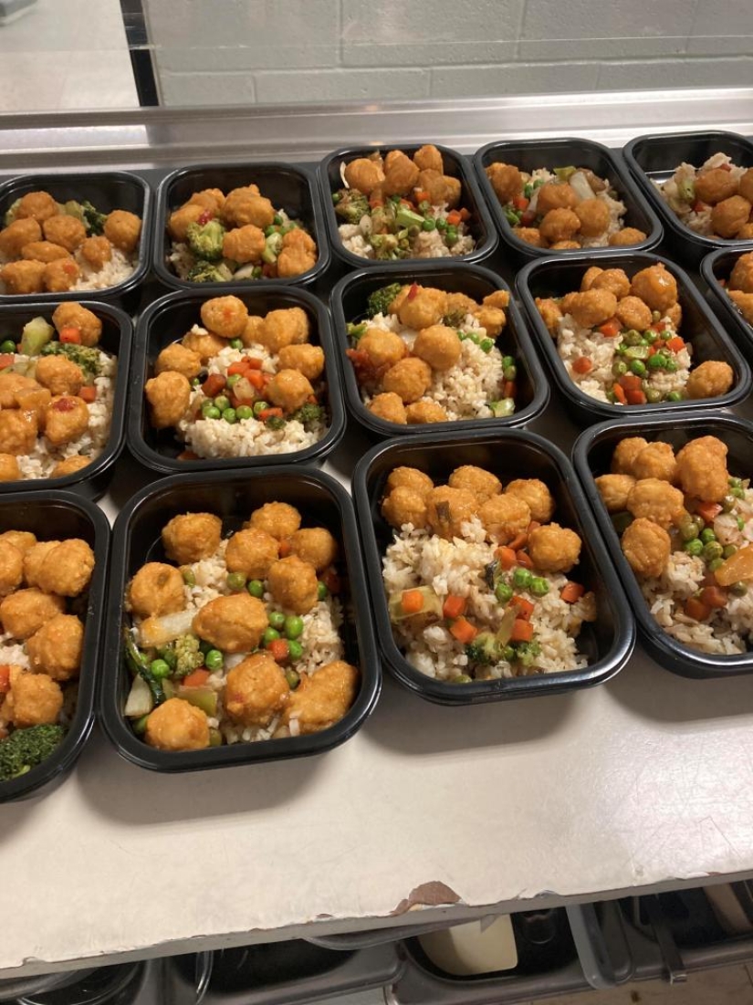 22 school lunches from around the world