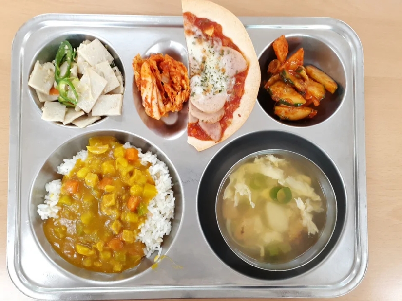 22 school lunches from around the world