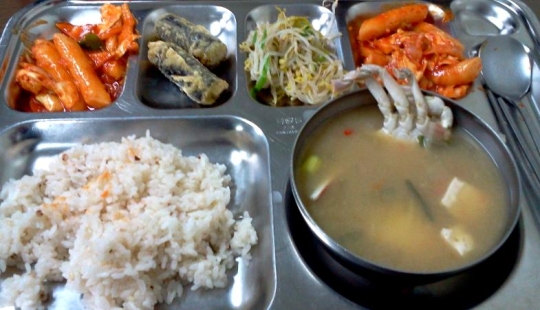 22 school lunches from around the world