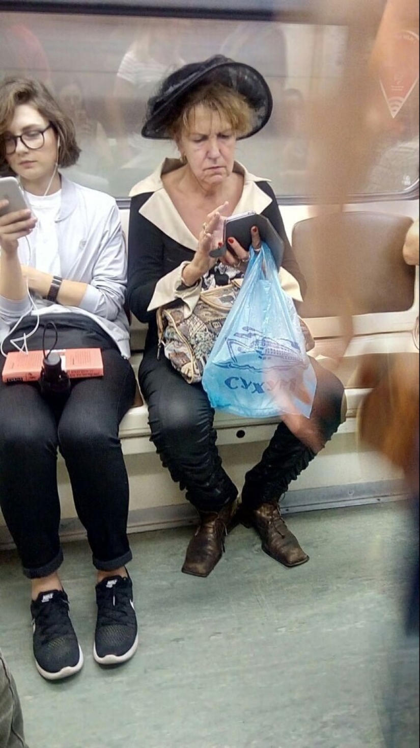 22 stylish passengers of the St. Petersburg metro