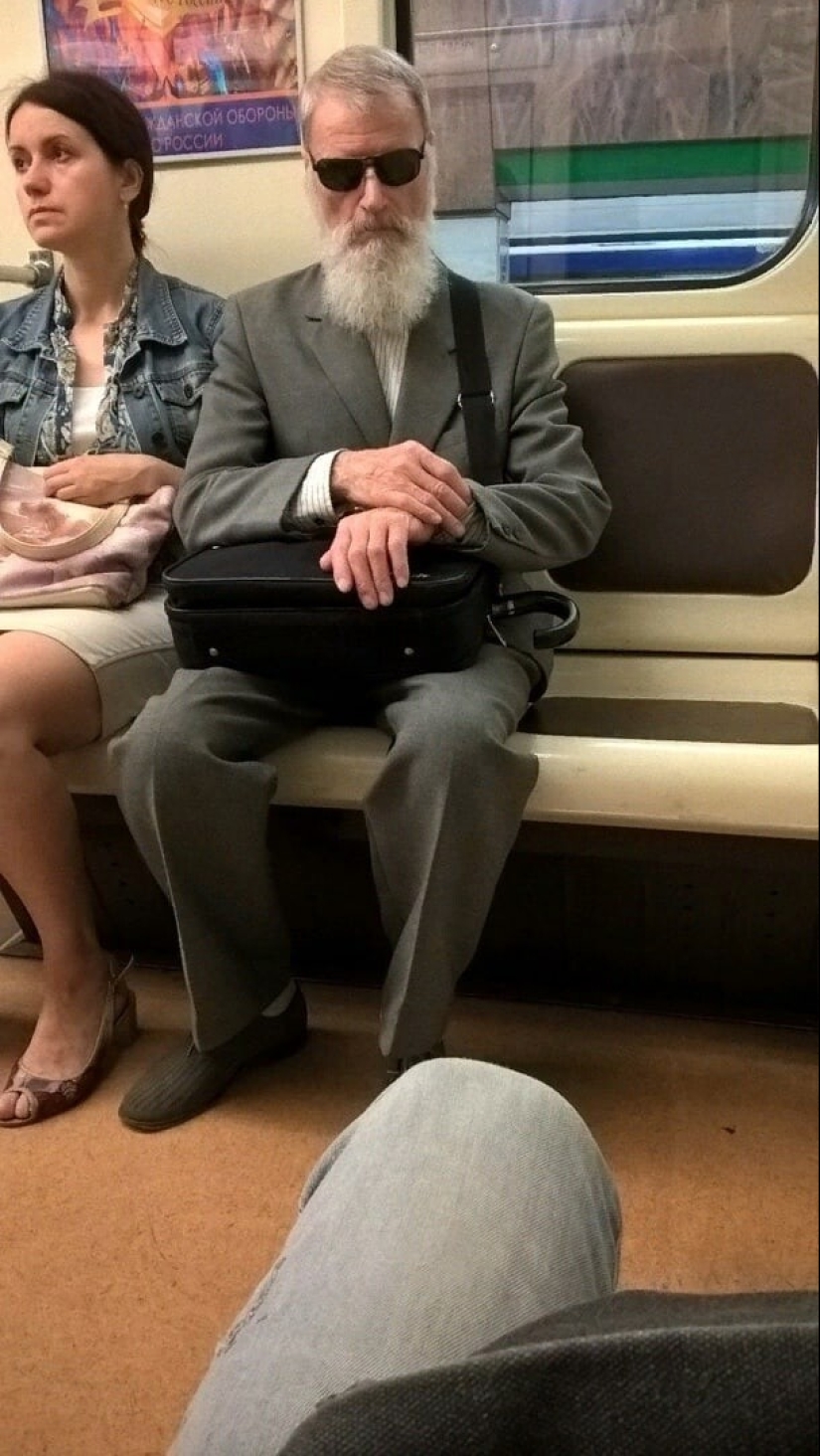 22 stylish passengers of the St. Petersburg metro