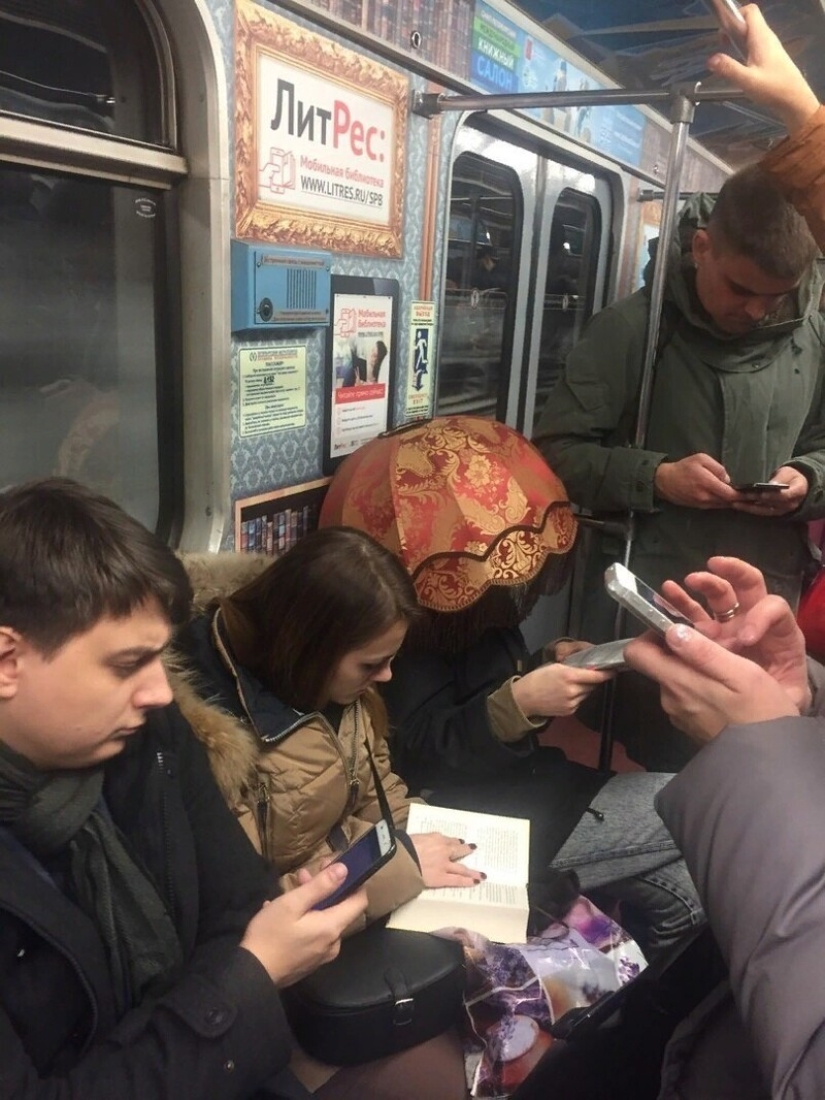 22 stylish passengers of the St. Petersburg metro