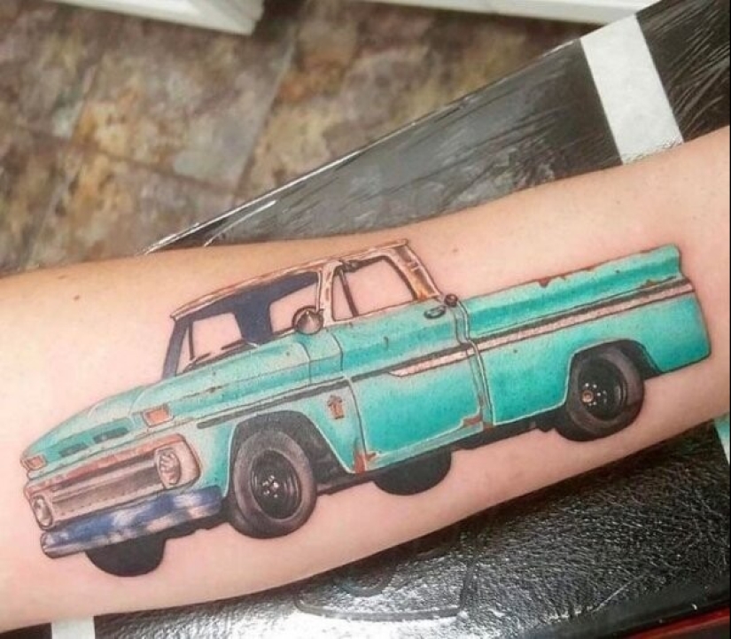 22 tatuajes, cada uno de los cuales tiene toda una historia detrás