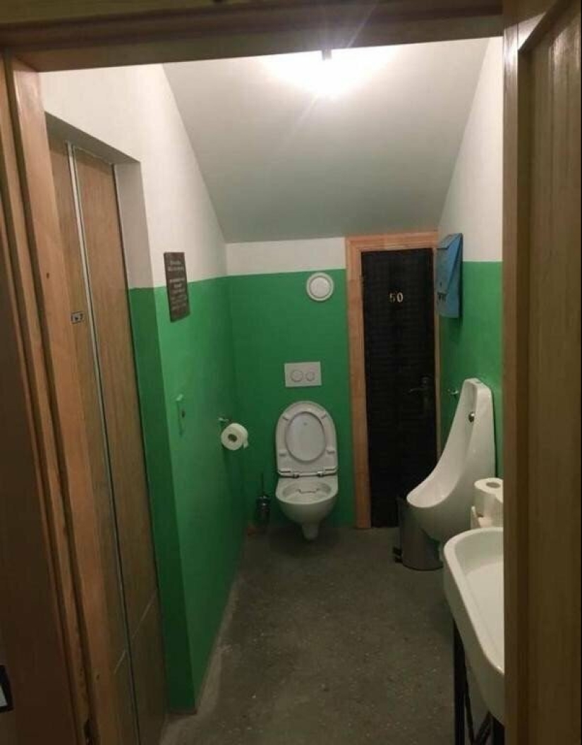 22 toilets where something strange happens