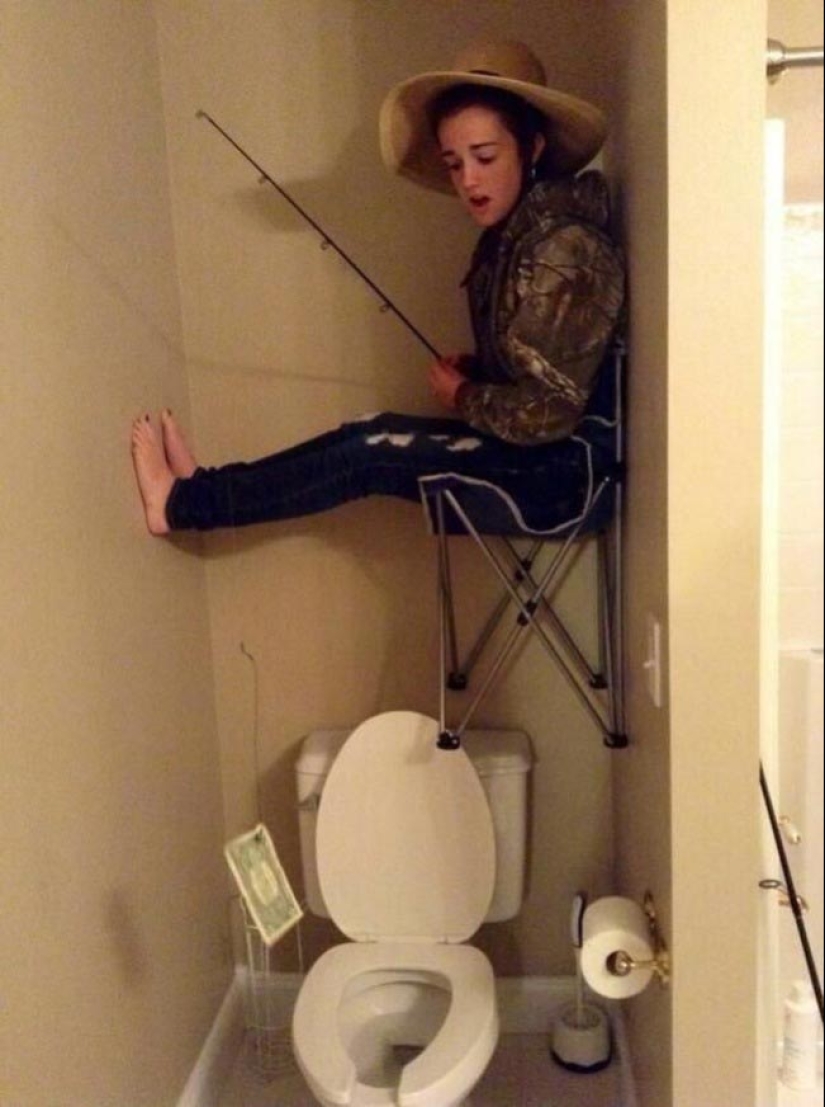 22 toilets where something strange happens