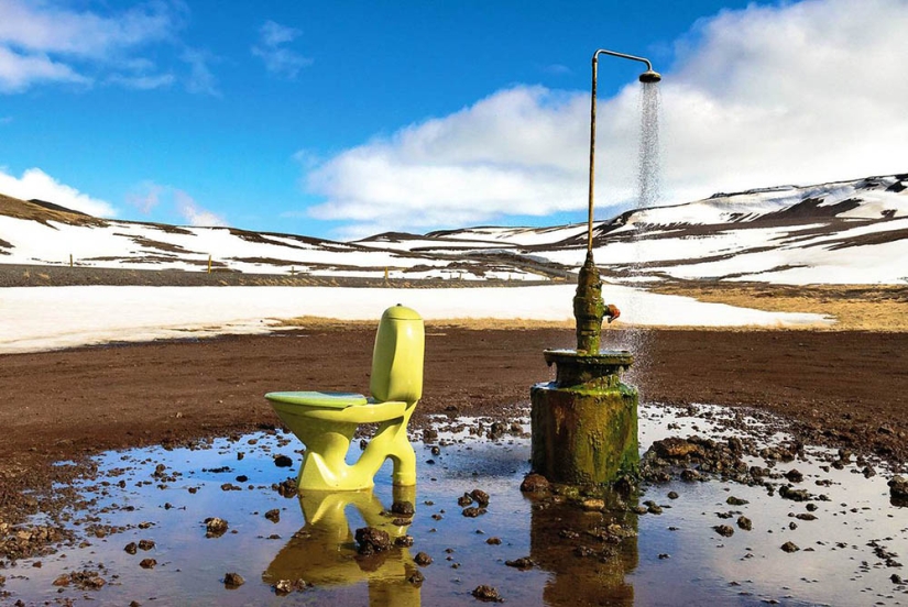 22 toilets where something strange happens