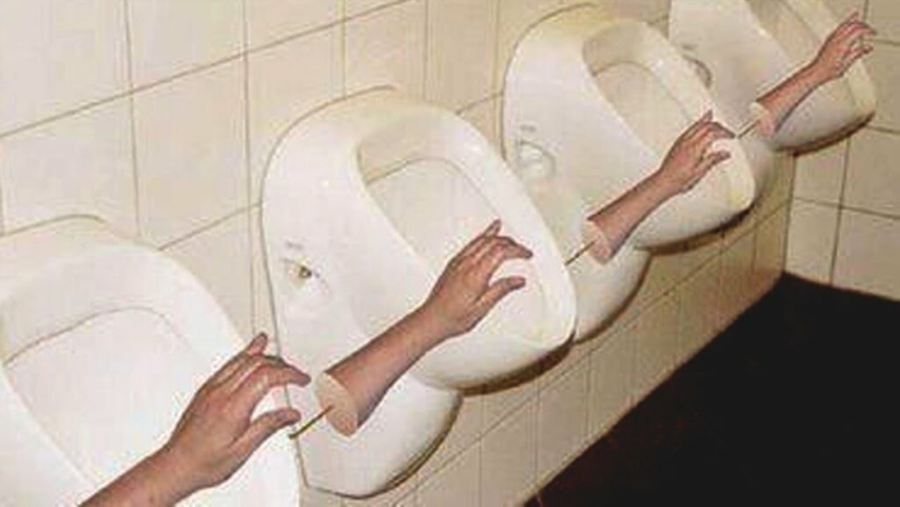 22 toilets where something strange happens