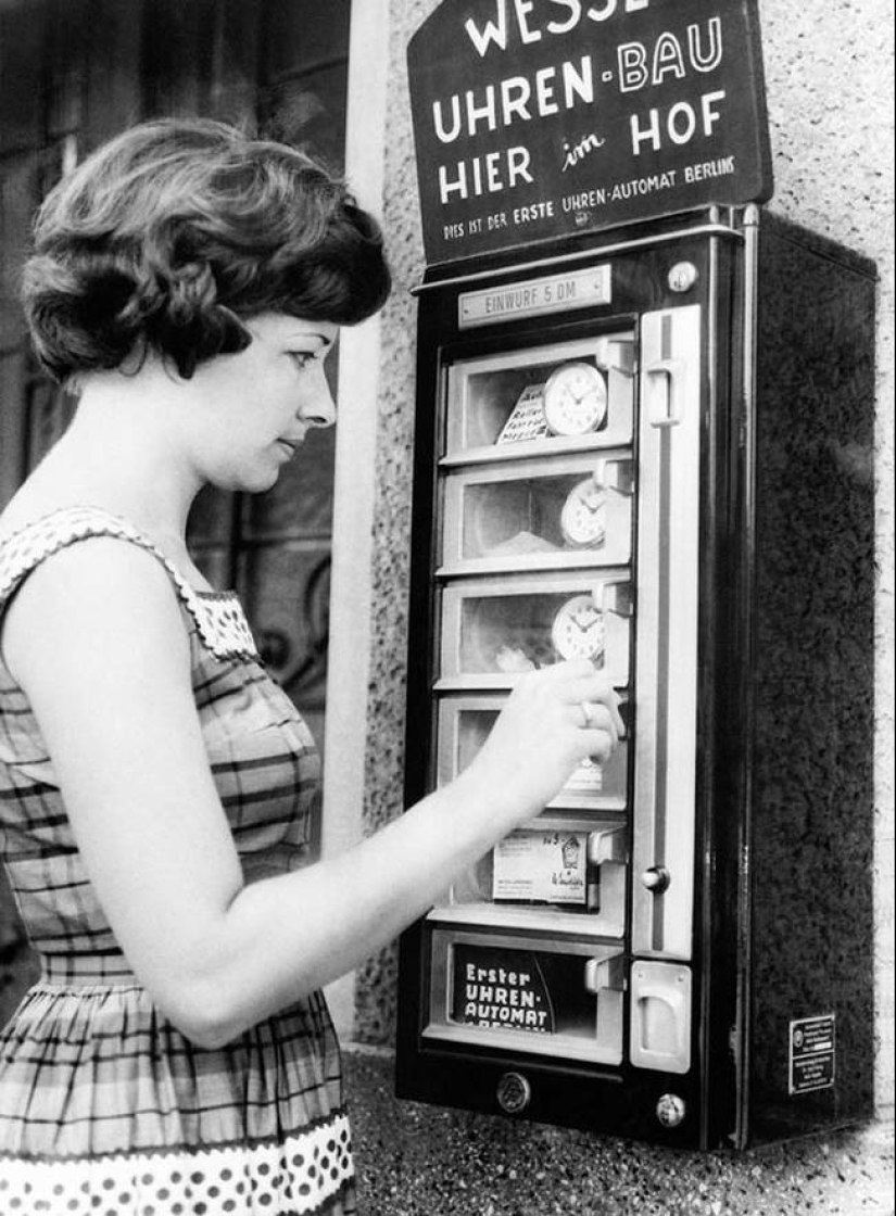 22 vintage vending machines