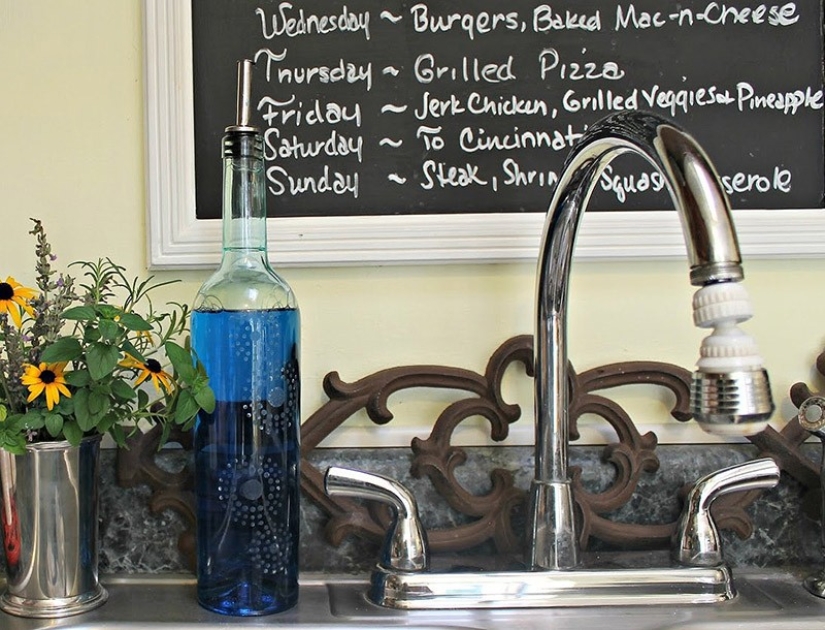 22 ways to turn an empty bottle into a practical work of art